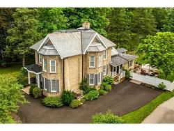 197 Grand River Street N Paris, ON N3L 2N2