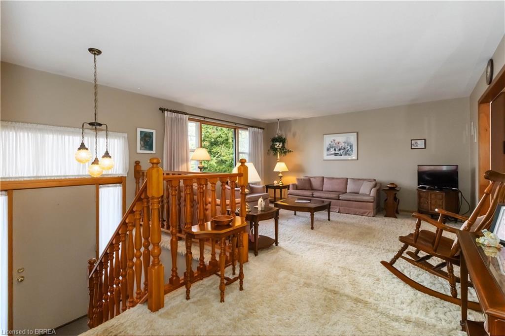 725 Hwy 54, Brantford, ON - Indoor