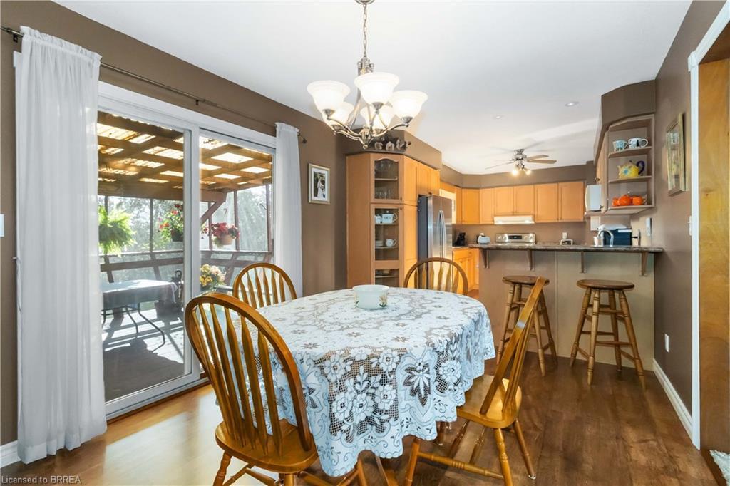 725 Hwy 54, Brantford, ON - Indoor Photo Showing Dining Room