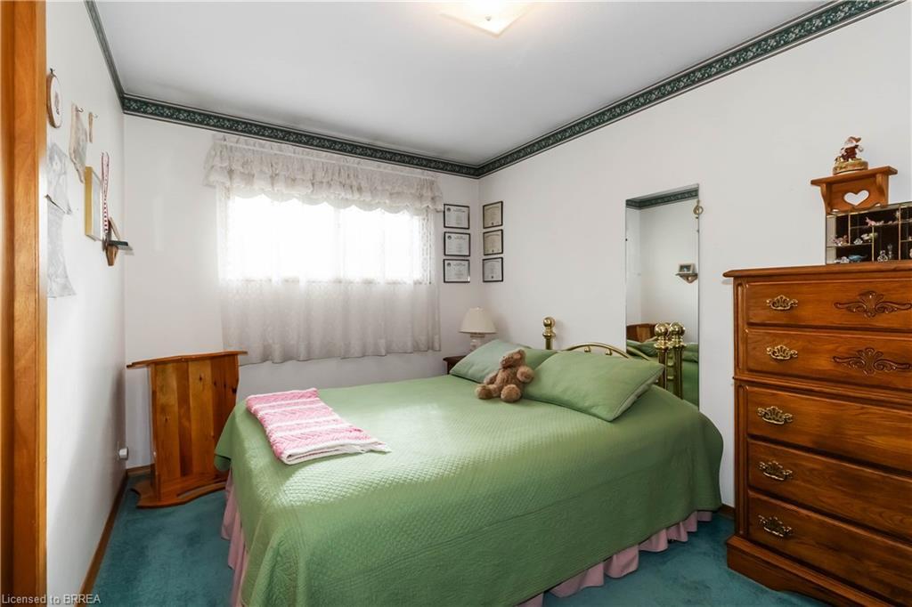 725 Hwy 54, Brantford, ON - Indoor Photo Showing Bedroom