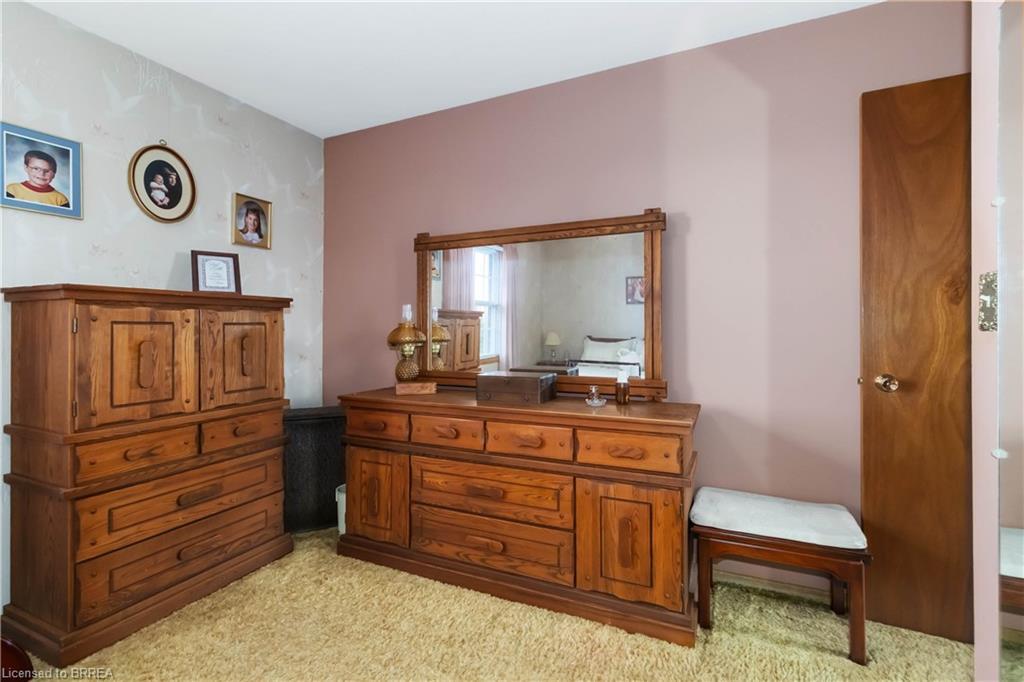 725 Hwy 54, Brantford, ON - Indoor