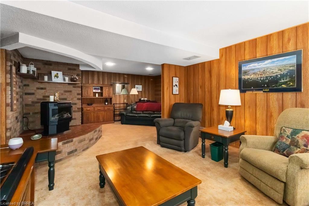 725 Hwy 54, Brantford, ON - Indoor Photo Showing Living Room With Fireplace