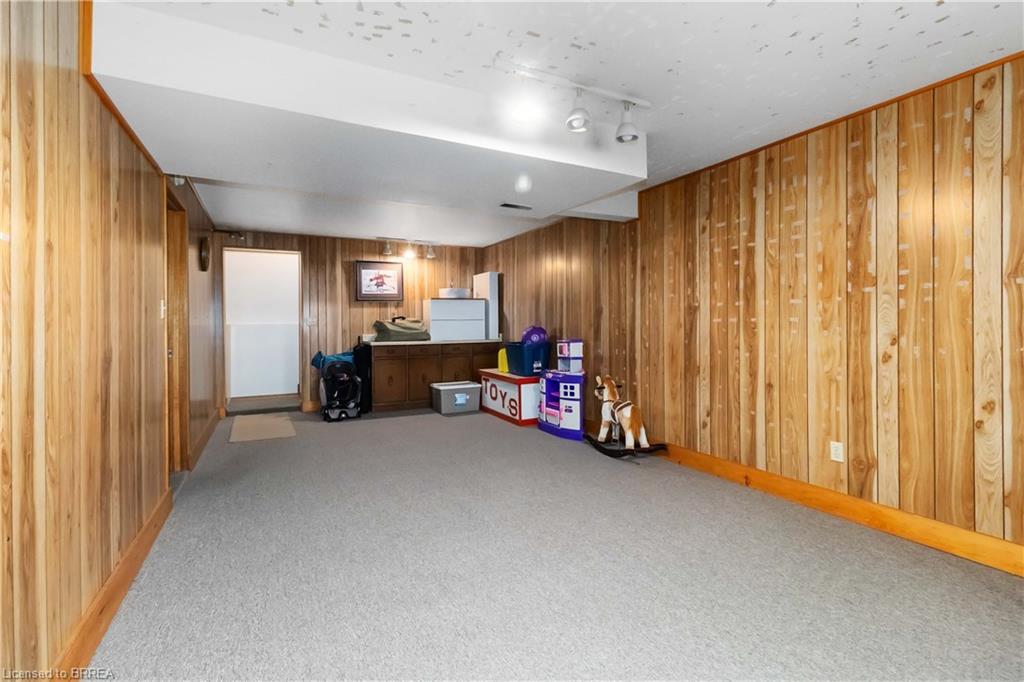 725 Hwy 54, Brantford, ON - Indoor Photo Showing Other Room