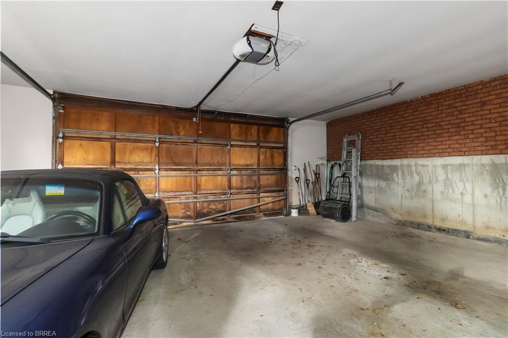 725 Hwy 54, Brantford, ON - Indoor Photo Showing Garage