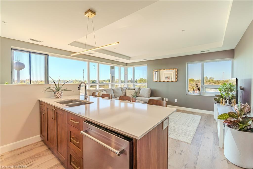404-34 Norman Street, Brantford, ON - Indoor Photo Showing Kitchen With Double Sink