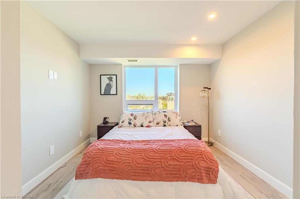 404-34 Norman Street, Brantford, ON - Indoor Photo Showing Bedroom