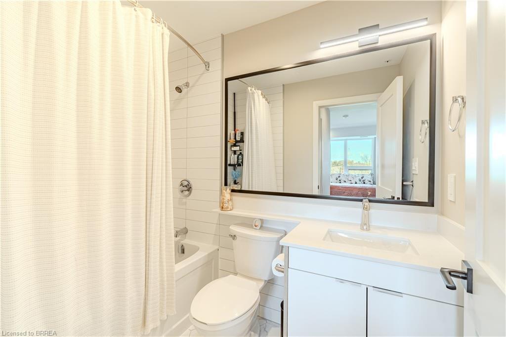 404-34 Norman Street, Brantford, ON - Indoor Photo Showing Bathroom
