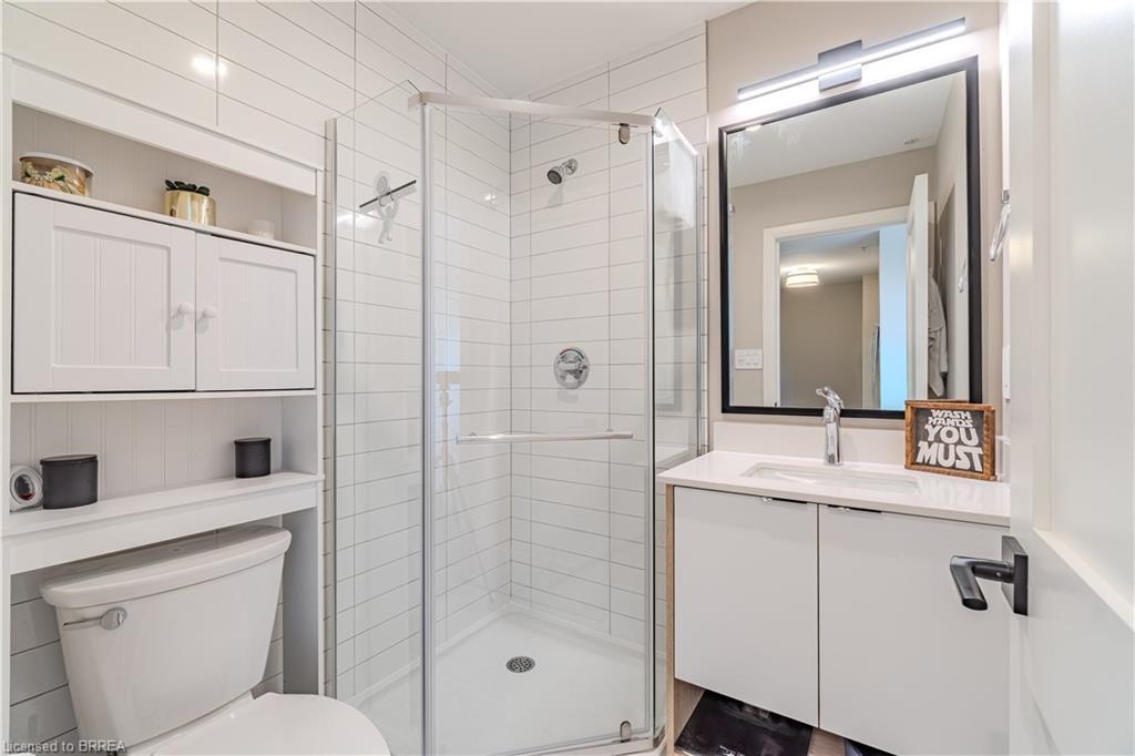 404-34 Norman Street, Brantford, ON - Indoor Photo Showing Bathroom