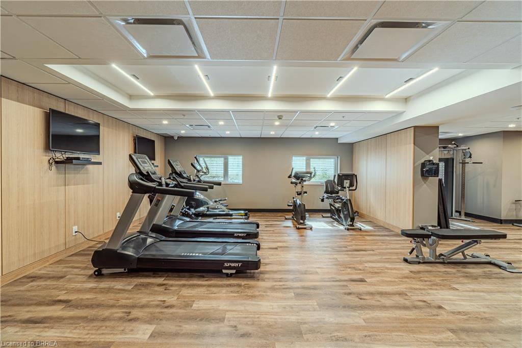 404-34 Norman Street, Brantford, ON - Indoor Photo Showing Gym Room