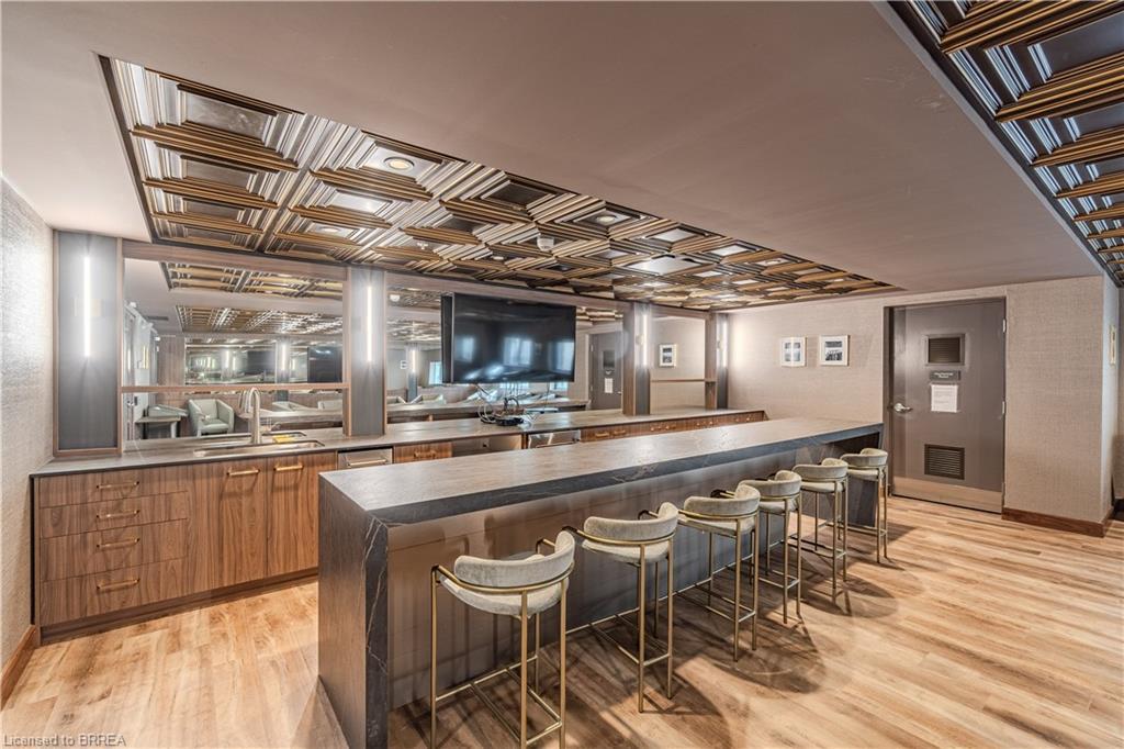 404-34 Norman Street, Brantford, ON - Indoor Photo Showing Dining Room