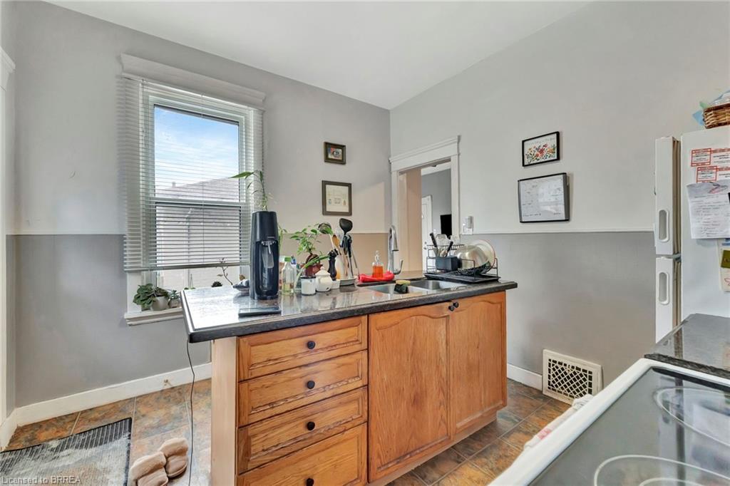 157-159 Market Street, Brantford, ON