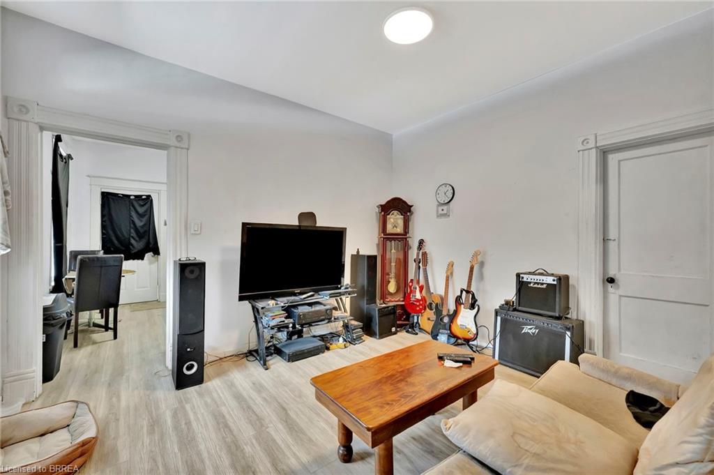 157-159 Market Street, Brantford, ON