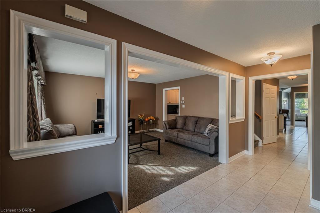 72 Hunter Way, Brantford, ON - Indoor