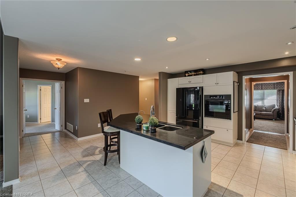 72 Hunter Way, Brantford, ON - Indoor Photo Showing Other Room