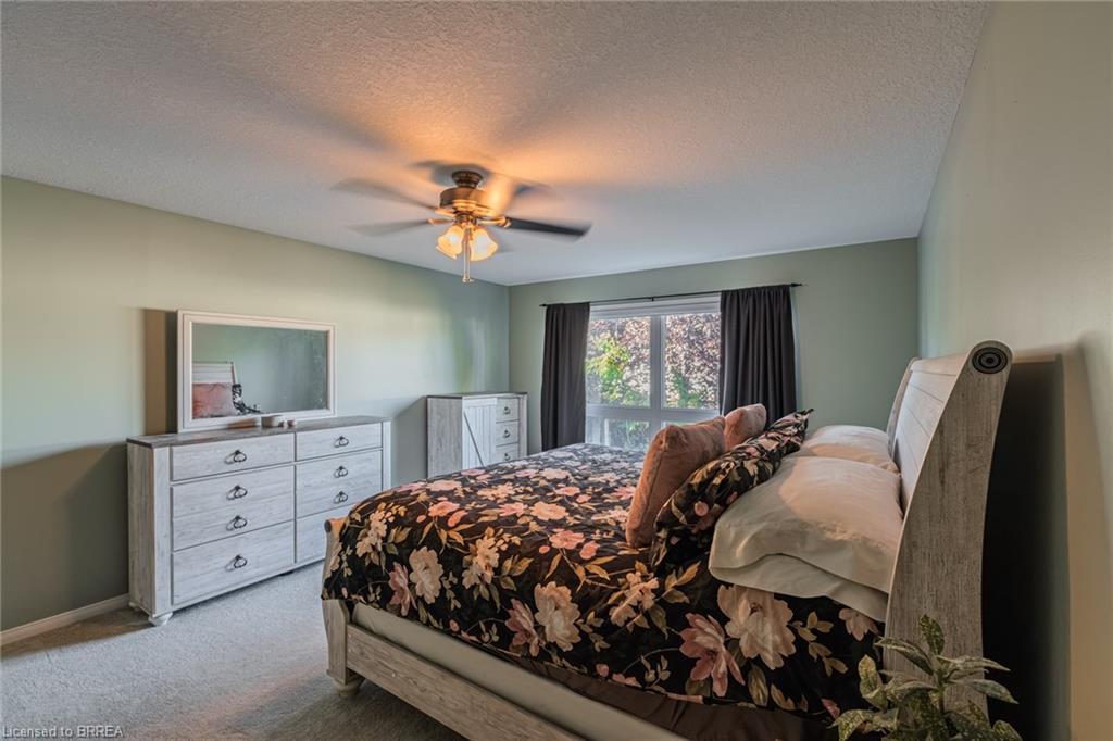 72 Hunter Way, Brantford, ON - Indoor Photo Showing Bedroom