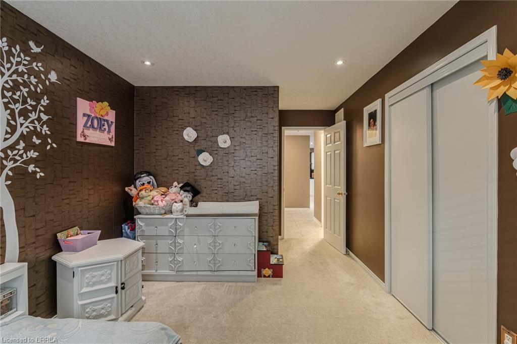 72 Hunter Way, Brantford, ON - Indoor Photo Showing Other Room