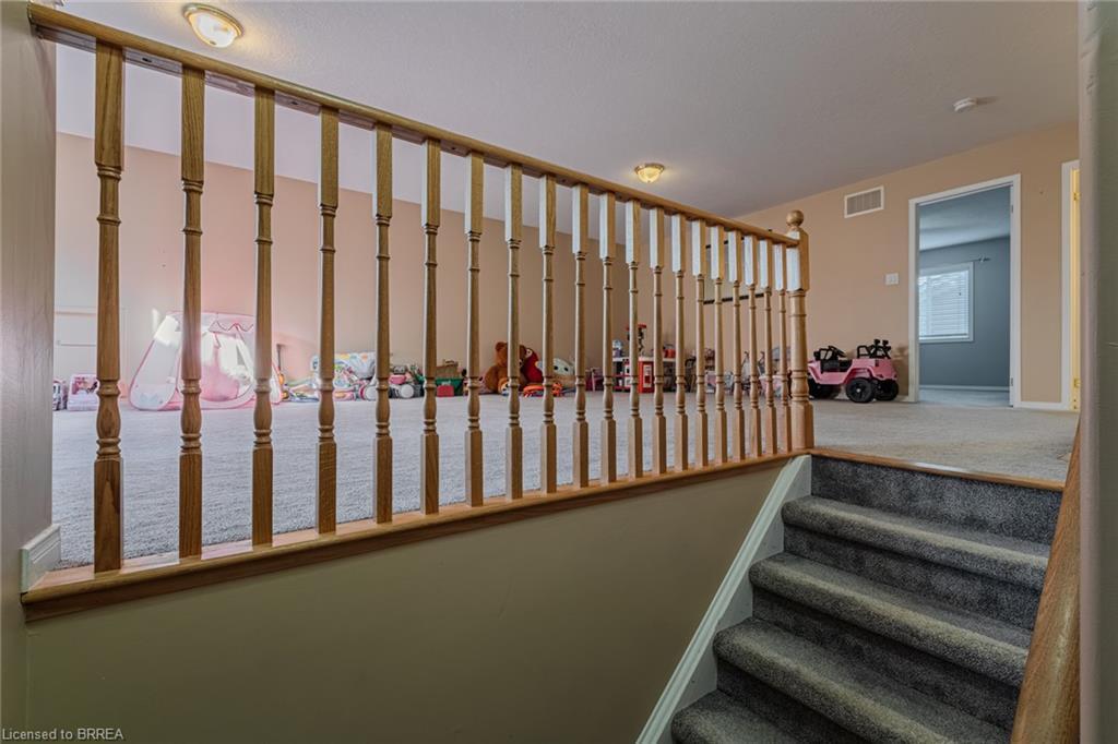 72 Hunter Way, Brantford, ON - Indoor Photo Showing Other Room