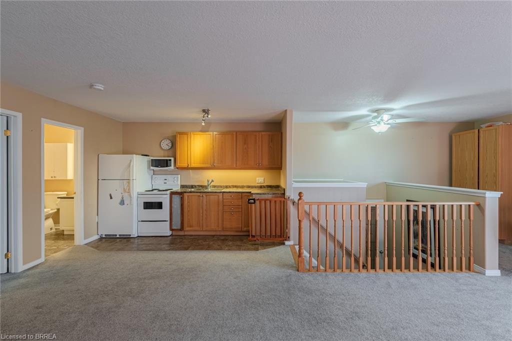 72 Hunter Way, Brantford, ON - Indoor Photo Showing Other Room