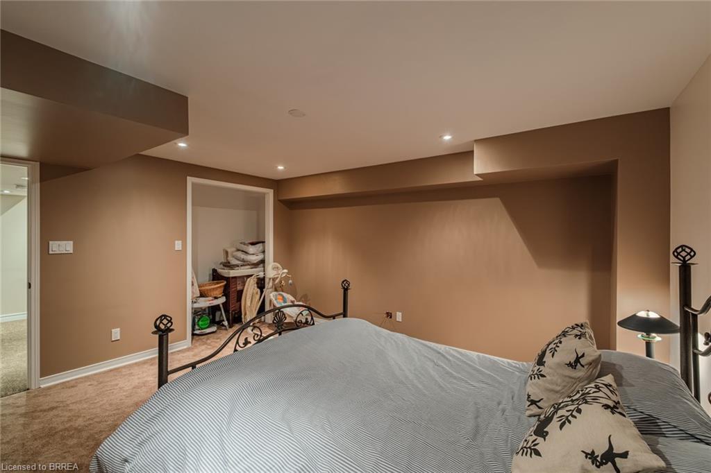 72 Hunter Way, Brantford, ON - Indoor