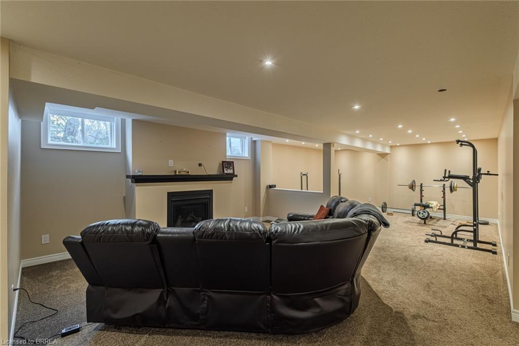 72 Hunter Way, Brantford, ON - Indoor