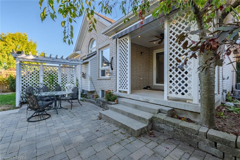 72 Hunter Way, Brantford, ON - Outdoor With Deck Patio Veranda