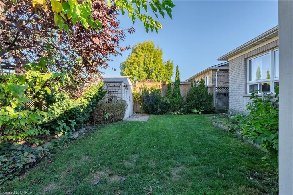 72 Hunter Way, Brantford, ON - Outdoor