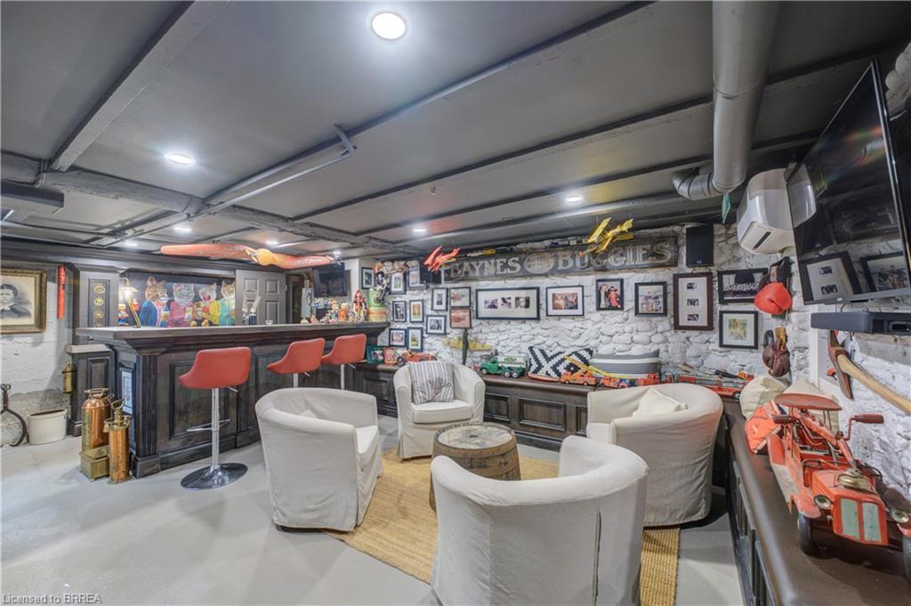 60-62 Colborne Street W, Brantford, ON