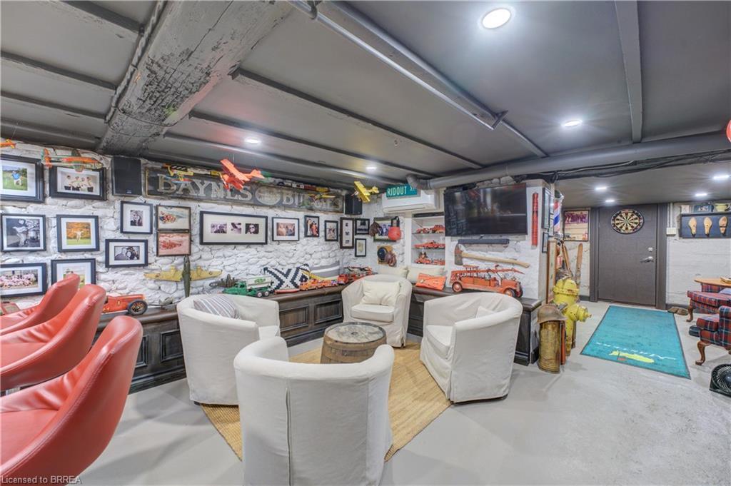 60-62 Colborne Street W, Brantford, ON