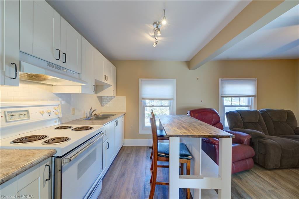 60-62 Colborne Street W, Brantford, ON