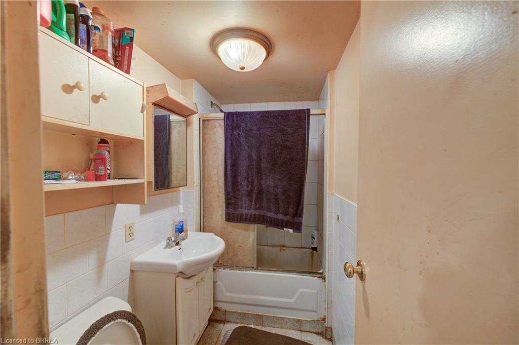 60-62 Colborne Street W, Brantford, ON