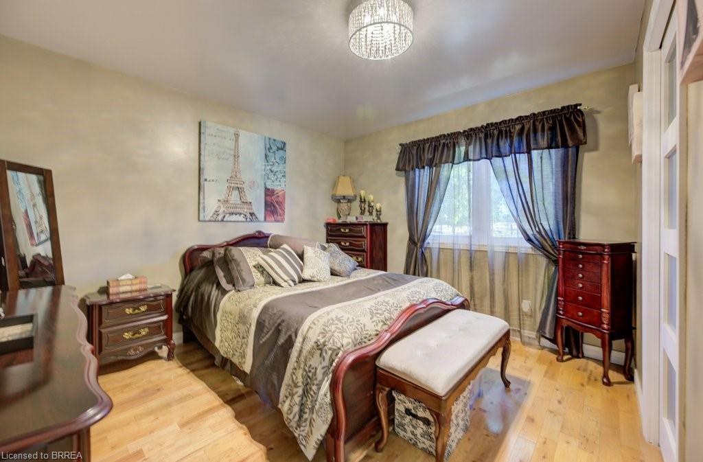 6737 Highway 20, Smithville, ON - Indoor Photo Showing Bedroom