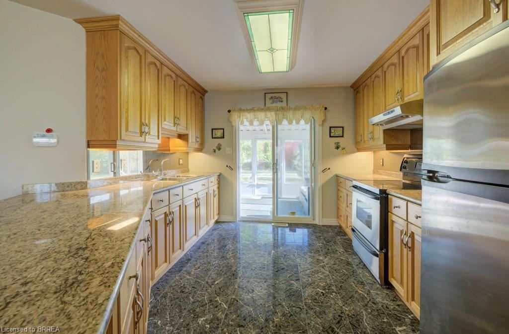 6737 Highway 20, Smithville, ON - Indoor Photo Showing Kitchen