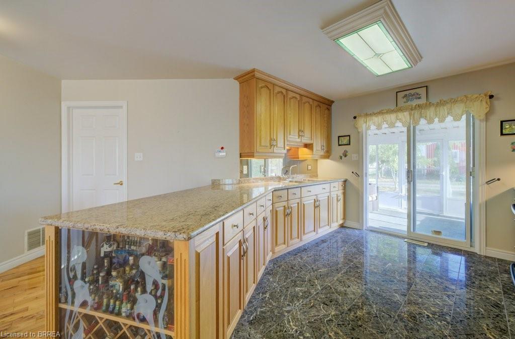 6737 Highway 20, Smithville, ON - Indoor