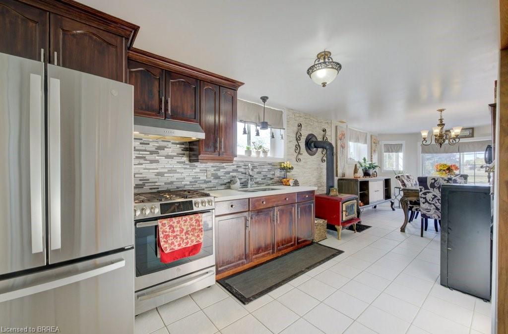 6737 Highway 20, Smithville, ON - Indoor Photo Showing Kitchen