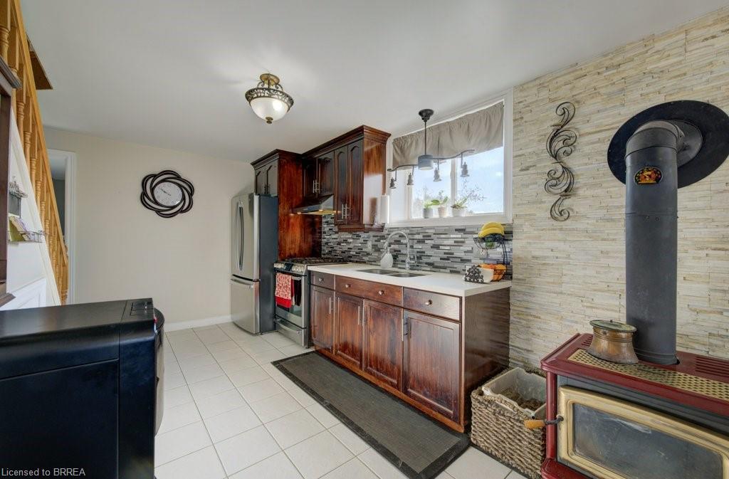 6737 Highway 20, Smithville, ON - Indoor Photo Showing Kitchen