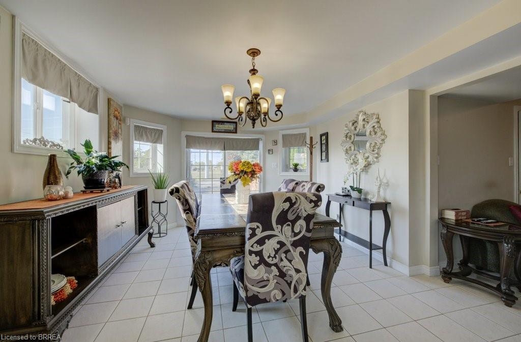 6737 Highway 20, Smithville, ON - Indoor Photo Showing Dining Room