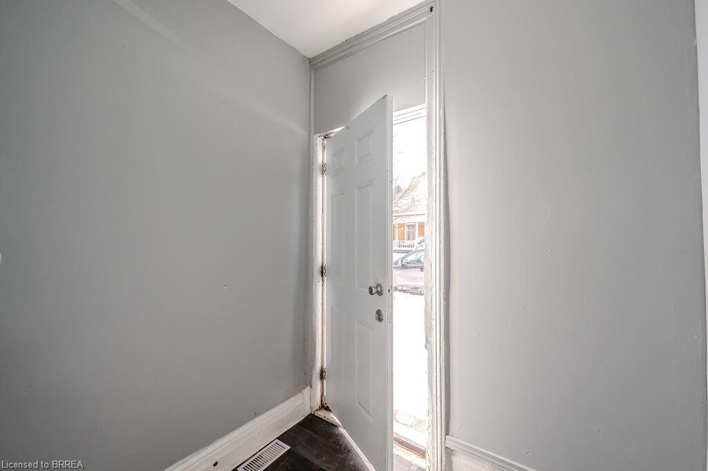 39 Park Avenue, Brantford, ON - Indoor Photo Showing Other Room