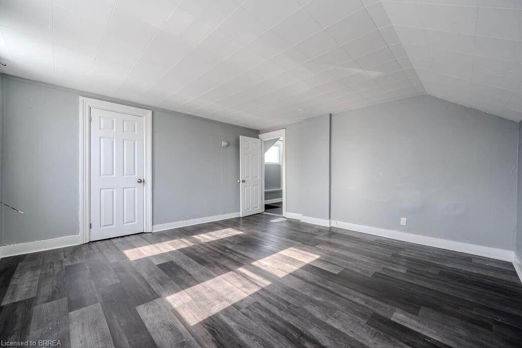 39 Park Avenue, Brantford, ON - Indoor Photo Showing Other Room