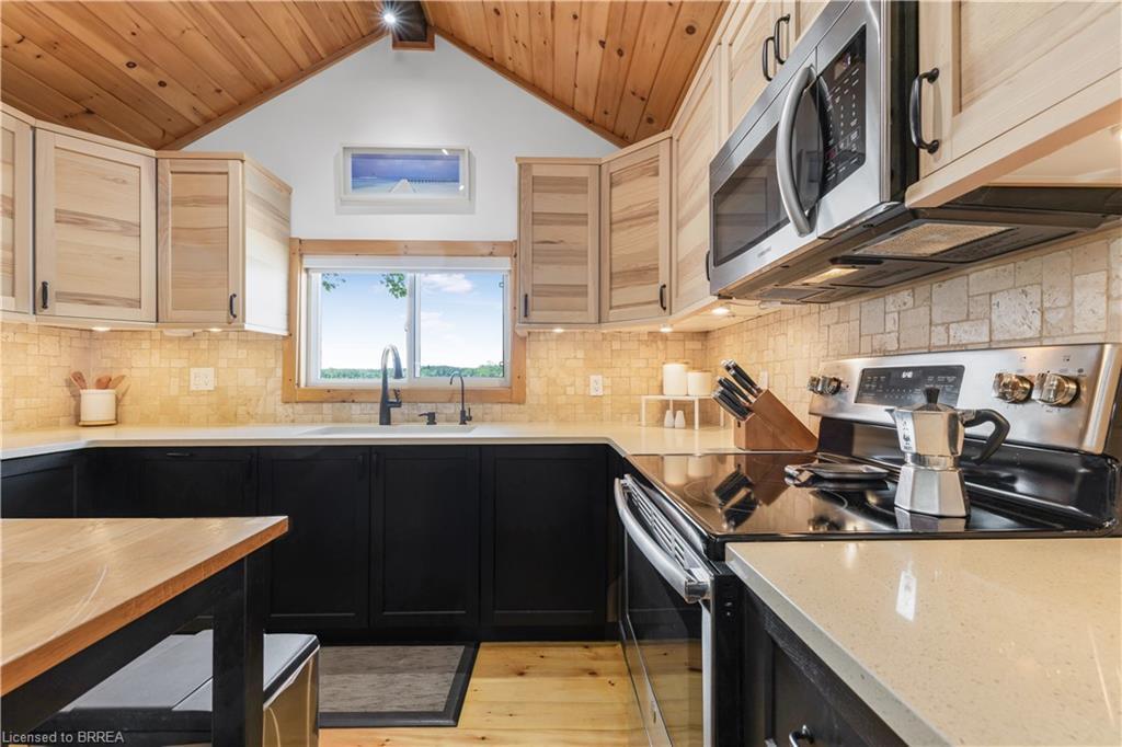 43 Mcclintock Drive, Puslinch, ON - Indoor Photo Showing Kitchen