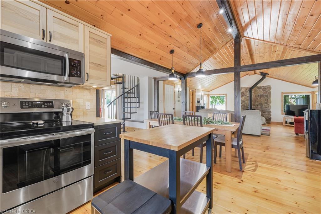 43 Mcclintock Drive, Puslinch, ON - Indoor Photo Showing Kitchen