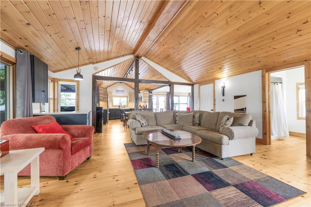 43 Mcclintock Drive, Puslinch, ON - Indoor Photo Showing Living Room