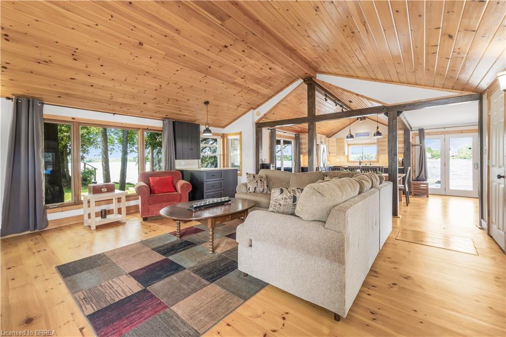 43 Mcclintock Drive, Puslinch, ON - Indoor Photo Showing Living Room