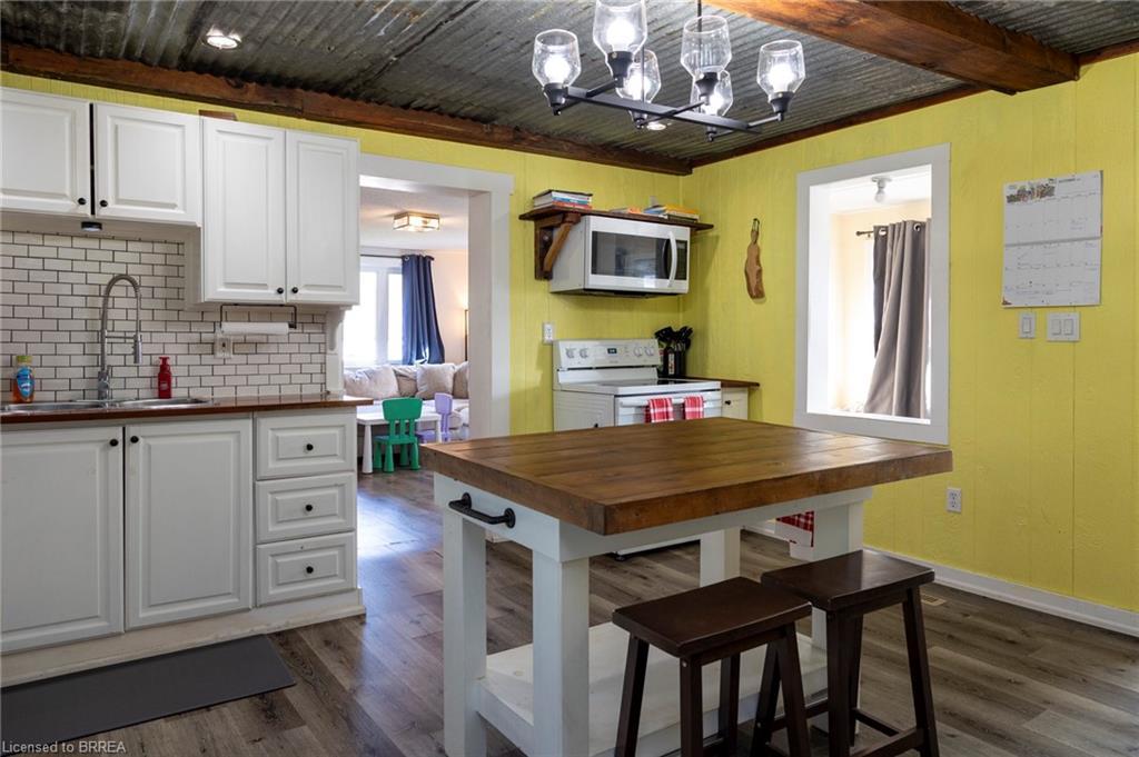 47 Simcoe Street, Scotland, ON - Indoor Photo Showing Kitchen
