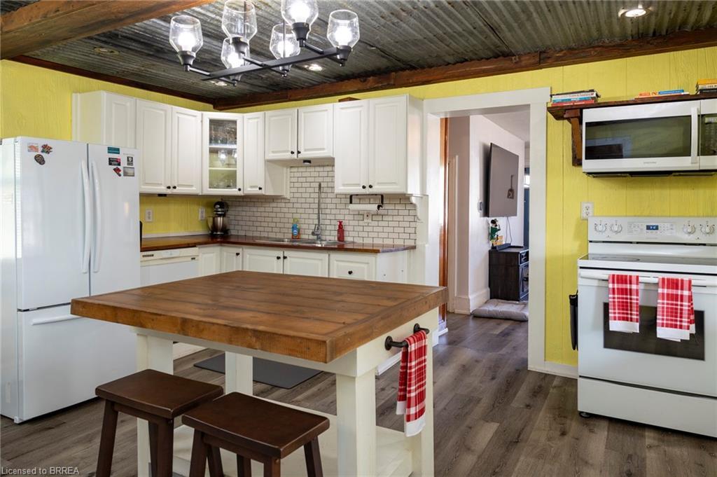 47 Simcoe Street, Scotland, ON - Indoor Photo Showing Kitchen