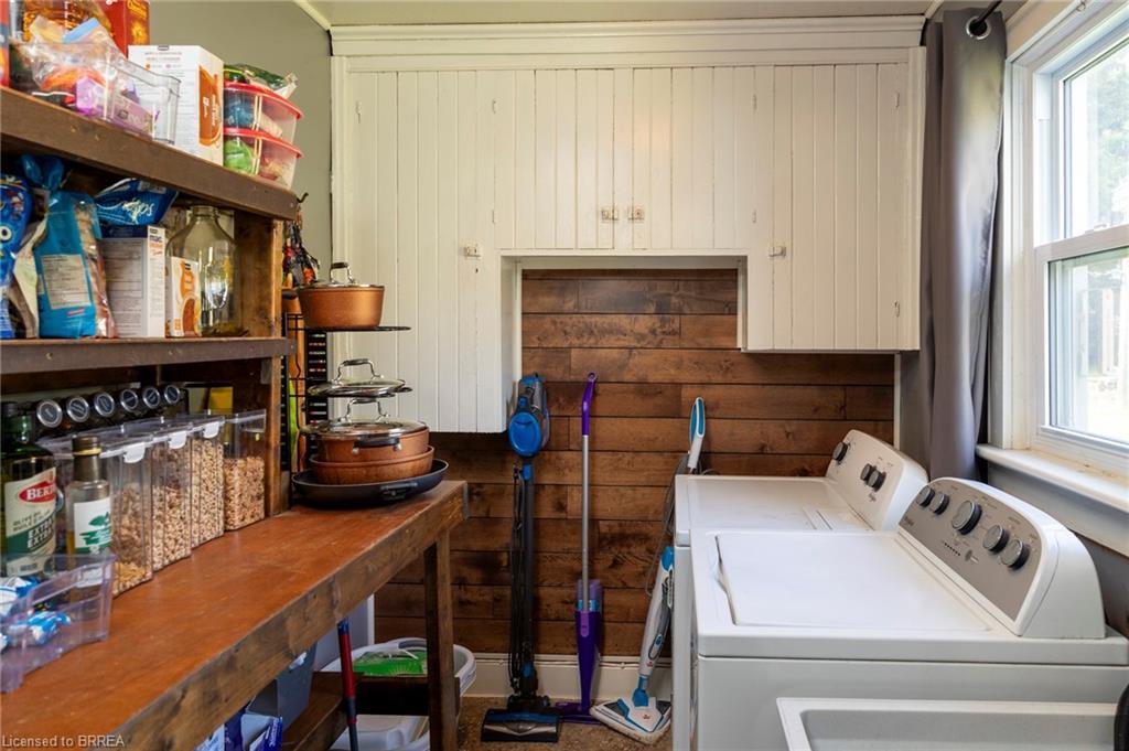 47 Simcoe Street, Scotland, ON - Indoor Photo Showing Laundry Room