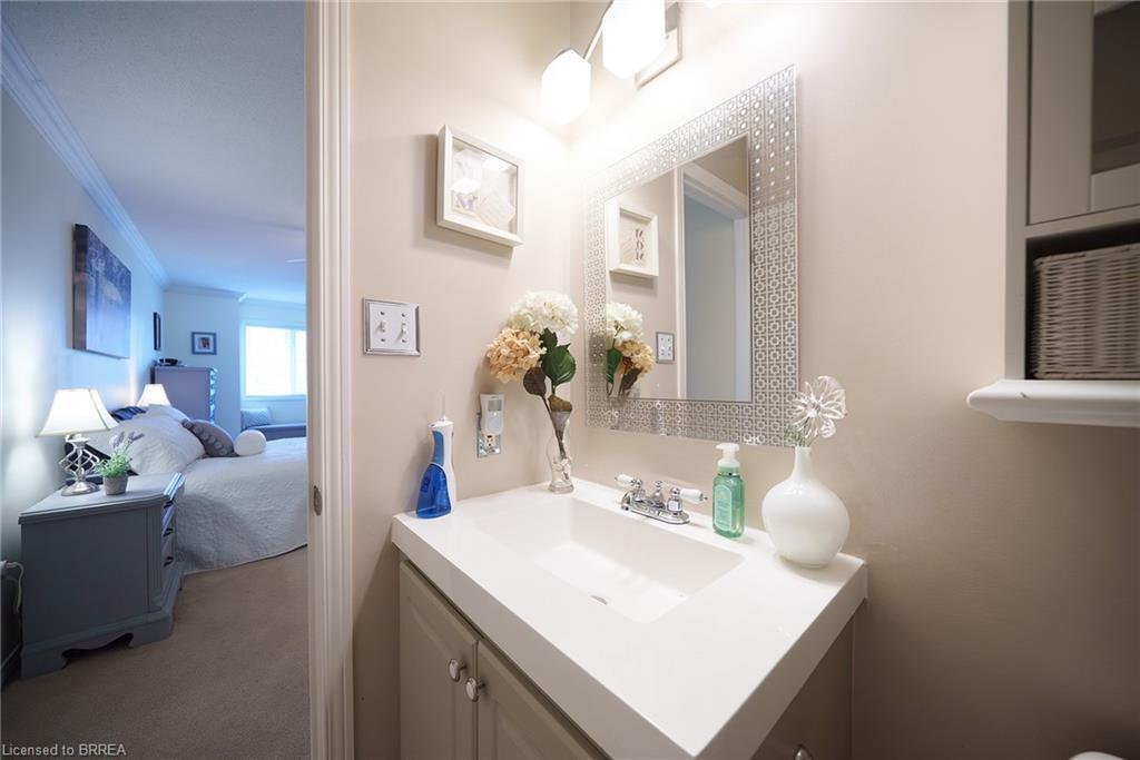 4106 Kryzan Drive, Burlington, ON - Indoor Photo Showing Bathroom