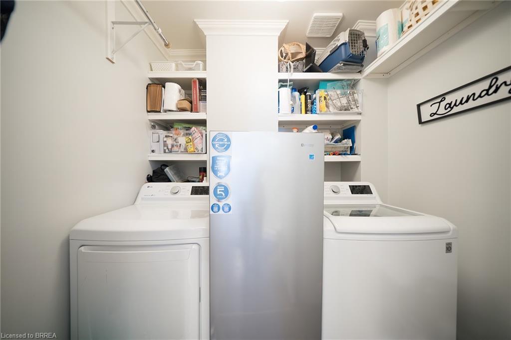 35 Murray Street, Brantford, ON - Indoor Photo Showing Laundry Room