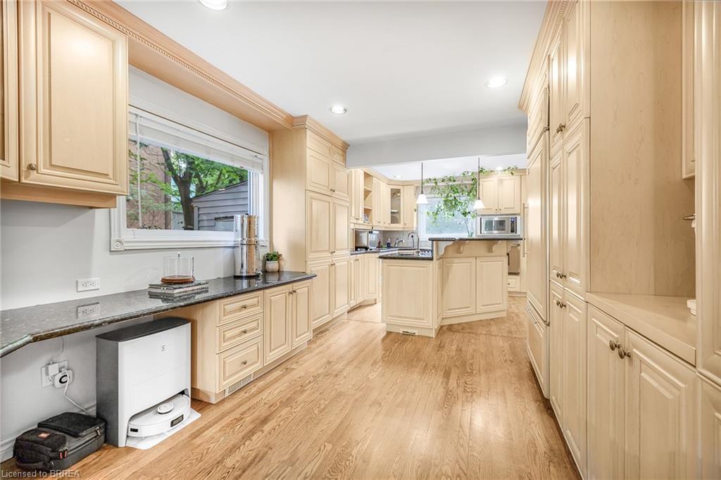 26 Dundalk Crescent, Brampton, ON - Indoor Photo Showing Kitchen