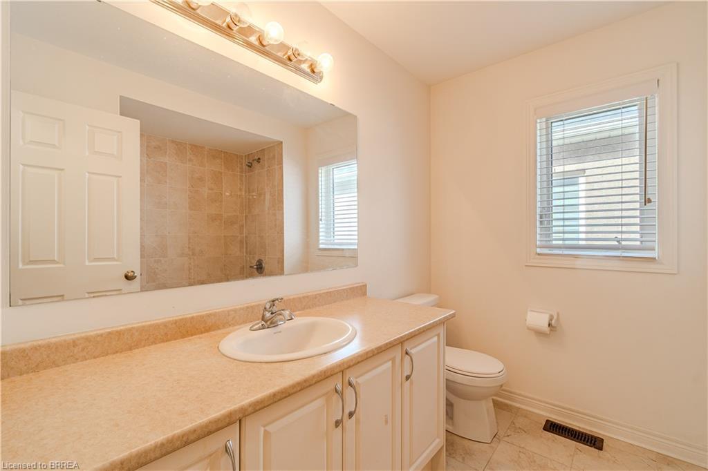 77 Barlow Place Place, Paris, ON - Indoor Photo Showing Bathroom