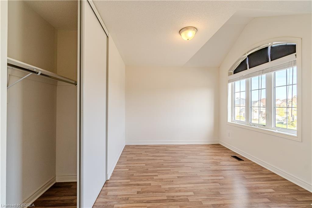 77 Barlow Place Place, Paris, ON - Indoor Photo Showing Other Room